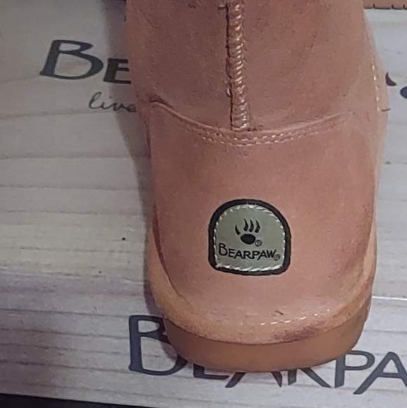 Bearpaw suede boots with neverwet size 9w - Picture 2 of 4